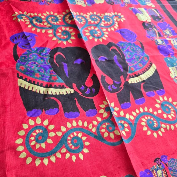 Vintage Thai Silk Elephant Scarf Vibrant Red & Black Design Taiwan - Picture 15 of 16